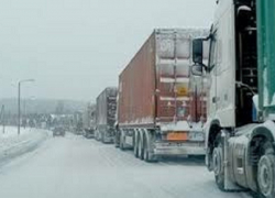 Из-за непогоды на границе СКФО с Грузией «застряли» более 600 грузовиков