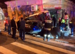 Три человека пострадали в жестком ночном ДТП с тремя машинами в Ставрополе 