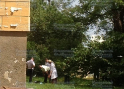 Человек упал с крыши многоэтажки в Ставрополе 