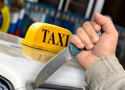 Таксист бросился с ножом на семью с грудным ребенком в Кисловодске 