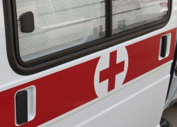 На трассе Ставрополья легковушка врезалась в КамАЗ: есть пострадавшие