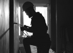 Главного энергетика добывающего предприятия Ставрополья убило током 