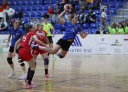 Кому первая радость, кому — третье поражение: гандболистки «Ставрополья» гостеприимно приняли «Уфу»