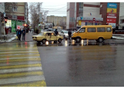 В Ставрополе маршрутная "Газель" столкнулась с легковушкой