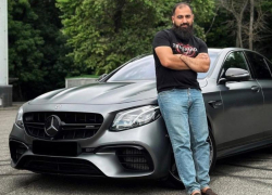 «Он душил и сломал ключицу»: ставропольского автоблогера обвинили в любви-разводе с кредитами на миллионы