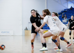 Вратарь не пустил в четвертьфинал: гандболистки «Ставрополья» выбыли из кубковой гонки  