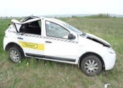 На Ставрополье женщина перевернулась на автомобиле, уходя от столкновения