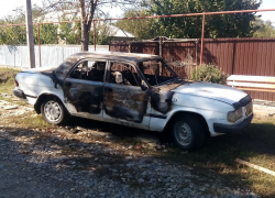 Пожарные предотвратили взрыв автомобиля в Шпаковском районе