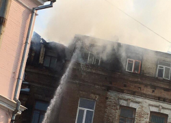 Жилой дом с библиотекой вспыхнул в Кисловодске 