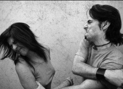 Отморозки избили несовершеннолетнюю в парке Победы