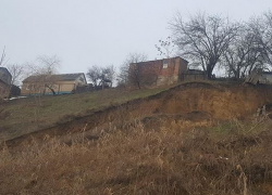 Оползневую зону в Георгиевске обследуют специалисты