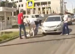 Момент того, как сбили женщину, попал на видео в Ставрополе