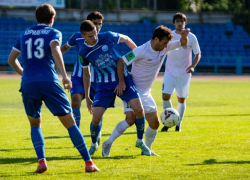 Футболисты «Машука-КМВ» в Пятигорске поделились очками с «черными моряками» из Новороссийска 