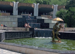 Недовольство от купающихся в фонтанах детей высказали власти Железноводска и Ессентуков 