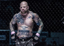 Болевой прием привел Джеффа Монсона к победе в поединке