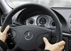 На Ставрополье несовершеннолетнего сына топ-менеджера "Транснефти" поймали за езду без прав на "Мерседесе"