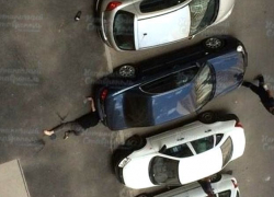 Мужчина выпал из окна многоэтажки и разбился насмерть в Ставрополе