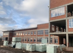 Штраф от 484 миллионов грозит компании из-за недостроенной школы в Михайловске