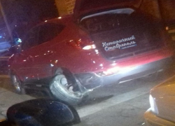 Водитель красной иномарки едва не лишился колеса на дороге в Ставрополе