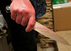 Агрессивный пожилой мужчина проткнул знакомого ножом на Ставрополье