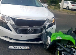 "Тойота" сбила мотоциклиста возле автовокзала в Ставрополе