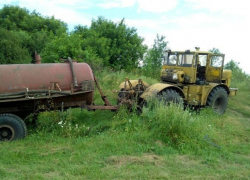Потерявший управление водитель трактора выпал из кабины и погиб на Ставрополье