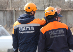 Ставропольские спасатели помогли мужчине-скутеристу в ДТП