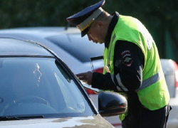 За протокол о нарушении ПДД молодой человек наехал автомобилем на инспекторов ДПС на Ставрополье