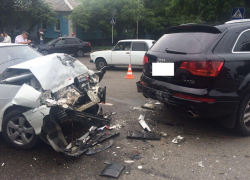 Пятеро пострадали в Ставрополе при столкновении четырех автомобилей