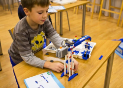 Из-за невнятных требований мэрия Ставрополя не смогла закупить наборы робототехники в новую школу