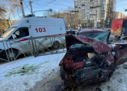 Развороченное авто и один пострадавший: что известно об аварии в центре Ставрополя