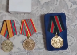 В Ставропольском крае задержали мужчину, укравшего медали бойца СВО и украшения