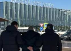 Бил ножом, молотками и вафельницей: на Ставрополье задержали убийцу пятерых знакомых из Москвы