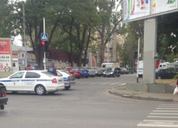 Участок улицы Пушкина оцепили из-за гранаты, найденной врачами в машине пациента