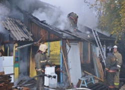  Огонь полностью уничтожил небольшую  хозпостройку на Ставрополье