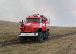 Ставропольские пожарные более ста раз за двое суток выезжали на тушение сухой растительности