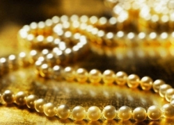 Сотрудница ломбарда отдала знакомой чужие ювелирные украшения