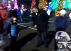 Семья губернатора Владимирова не покаталась на верблюде из-за очереди