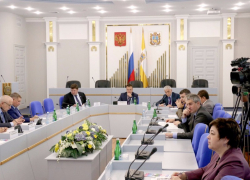 Эсеры внесли в Ставропольскую думу законопроект о выплате детям от 16 до 18 лет по 10 тысяч рублей