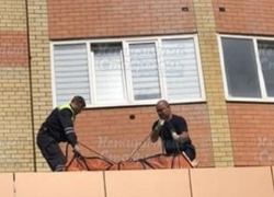 Женщина выпала из окна и разбилась насмерть в Ставрополе 