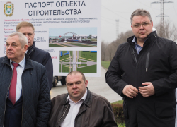 Огромный камень торжественно заложил глава Ставрополья на месте будущего путепровода