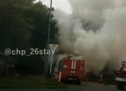 «На нашей заправке цены огонь»: пожар на заправочной станции вызвал массу насмешек горожан