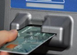 Житель Георгиевского района тайно пользовался банковской картой подруги