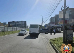 Школьница повредила лицо в ДТП с маршруткой в Ставрополе