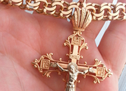 Грабители попали в колонию за кражу золотой цепочки в Ставрополе