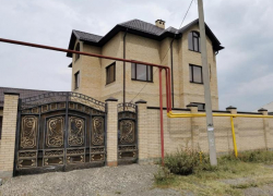 Сельский особняк экс-начальника ГИБДД Ставрополья Сафонова потерпел фиаско на торгах