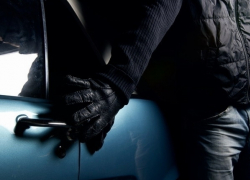 На Ставрополье из-за невнимательности и разгильдяйства двух полицейских был угнан автомобиль