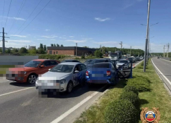 В ДТП с четырьмя автомобилями в Ставрополе пострадала 7-летняя девочка