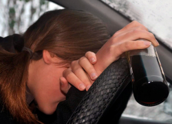 Пьяную жительницу Ессентуков задержали за рулем чужого автомобиля
