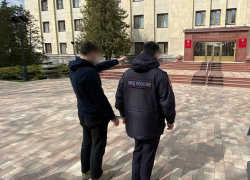 Житель Ставрополя попался на госизмене за сбор данных об органах власти для террористов